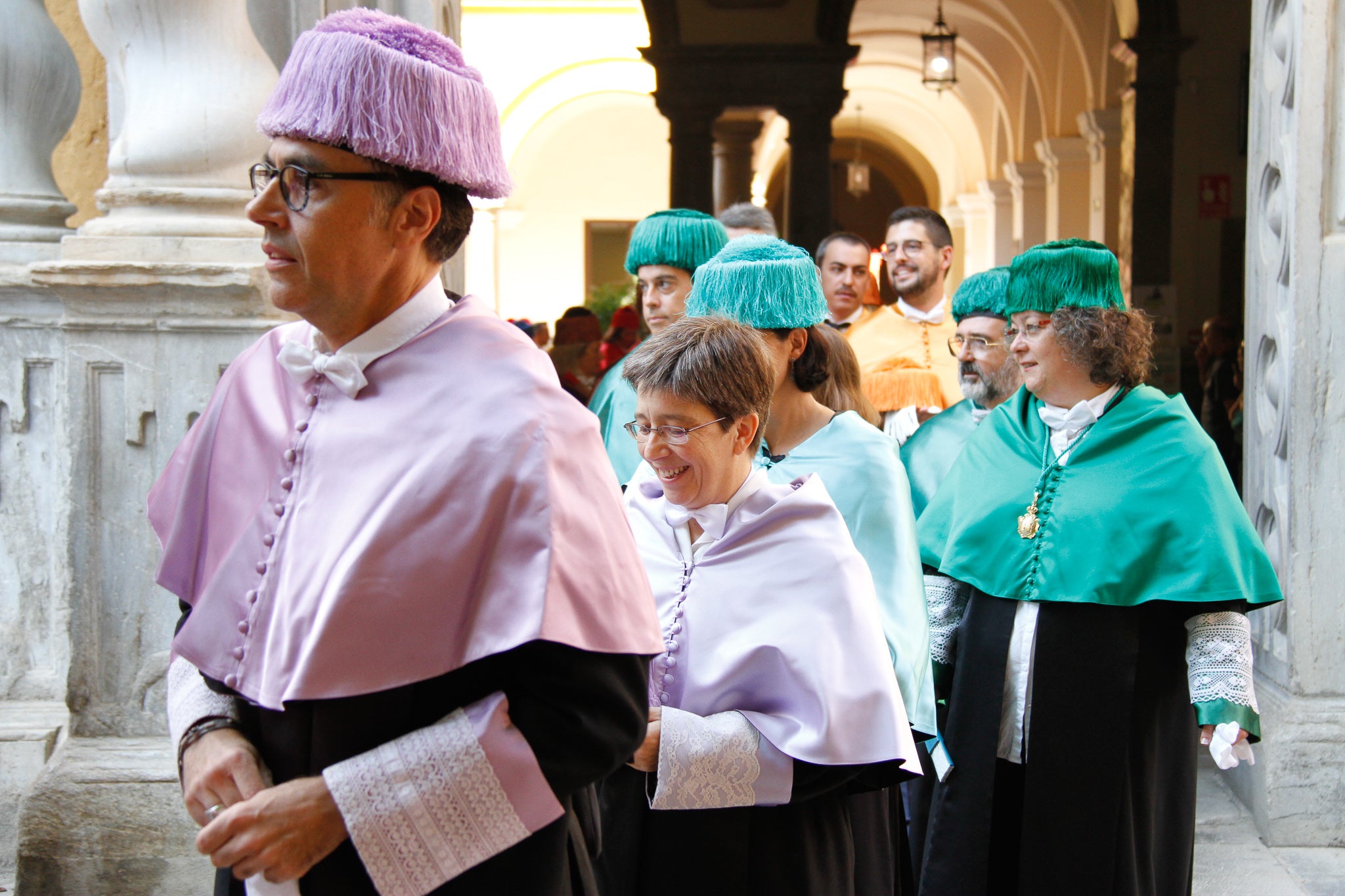 La rectora Pilar Aranda preside su última apertura de curso y recibe una emotiva ovación.