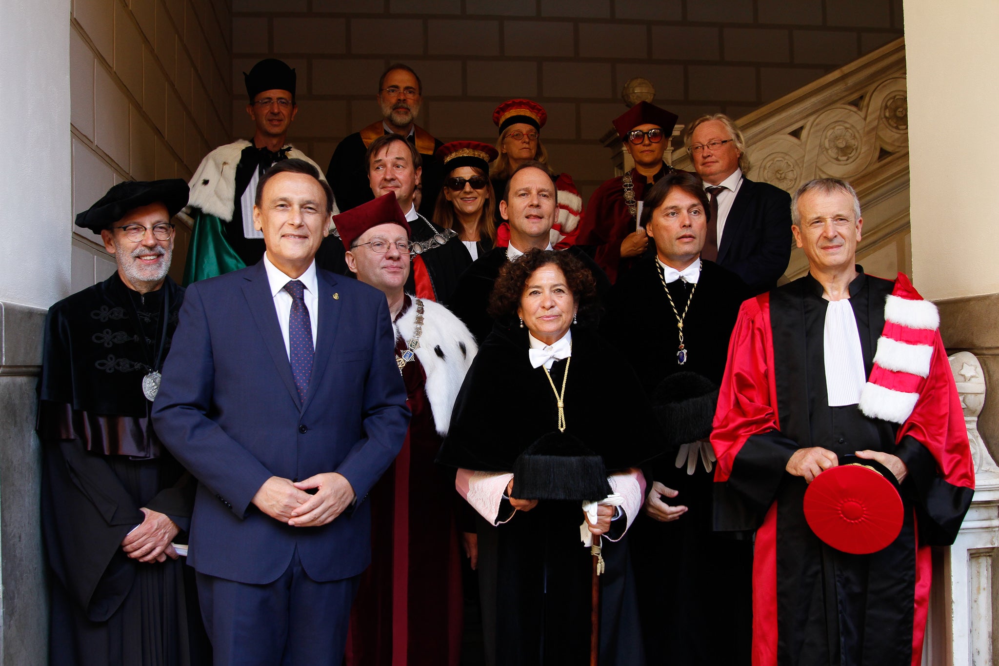 La rectora Pilar Aranda preside su última apertura de curso y recibe una emotiva ovación.