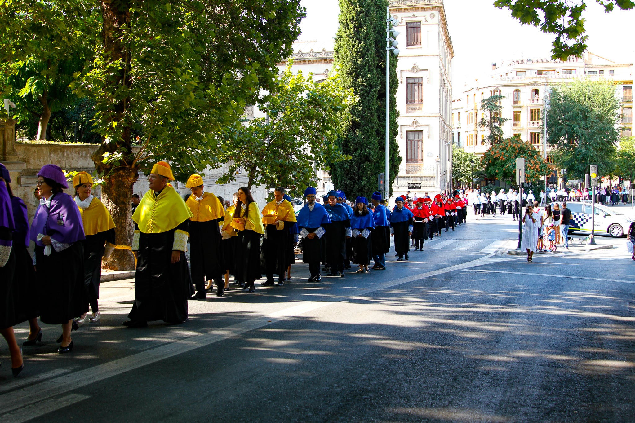 La rectora Pilar Aranda preside su última apertura de curso y recibe una emotiva ovación.