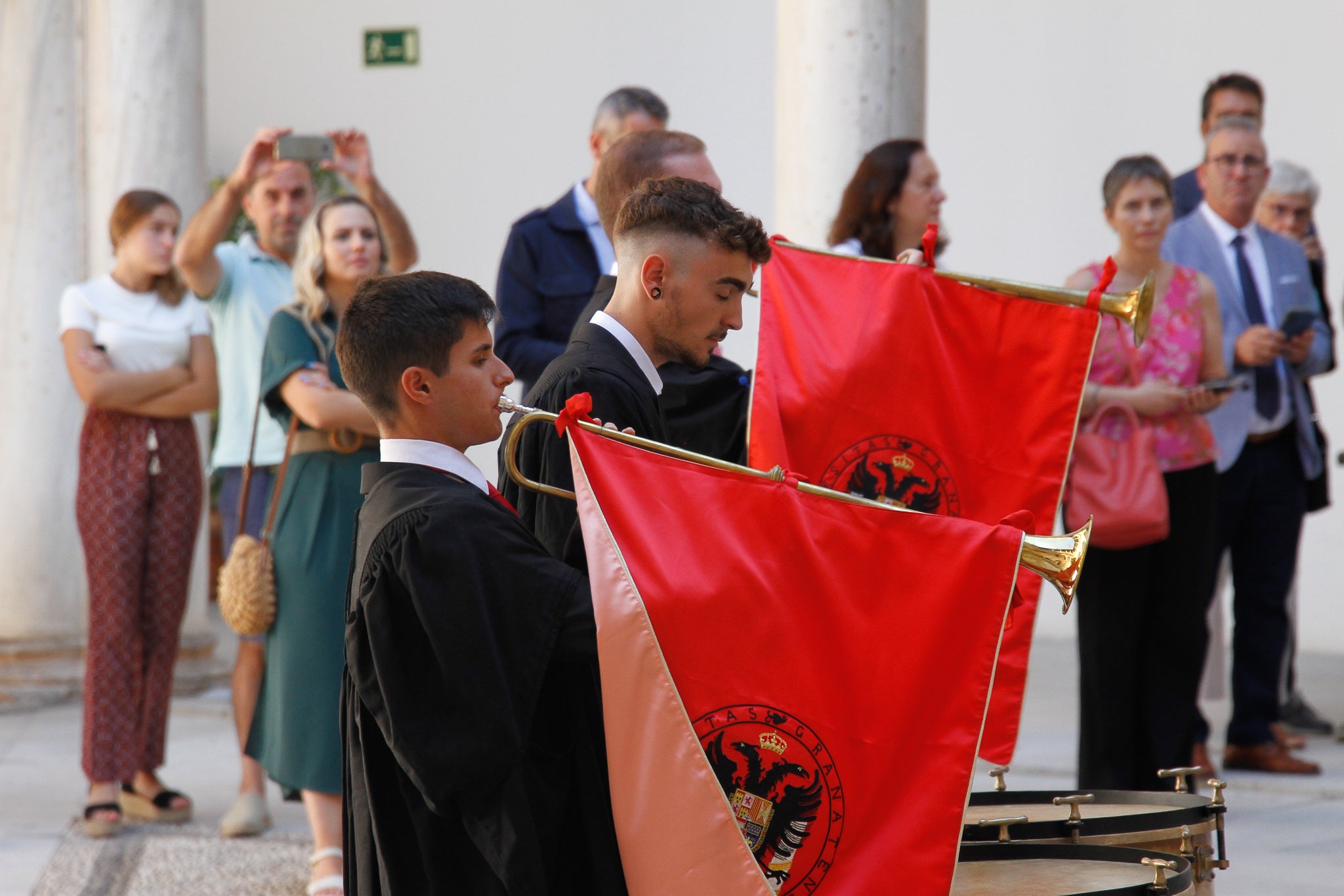 La rectora Pilar Aranda preside su última apertura de curso y recibe una emotiva ovación.