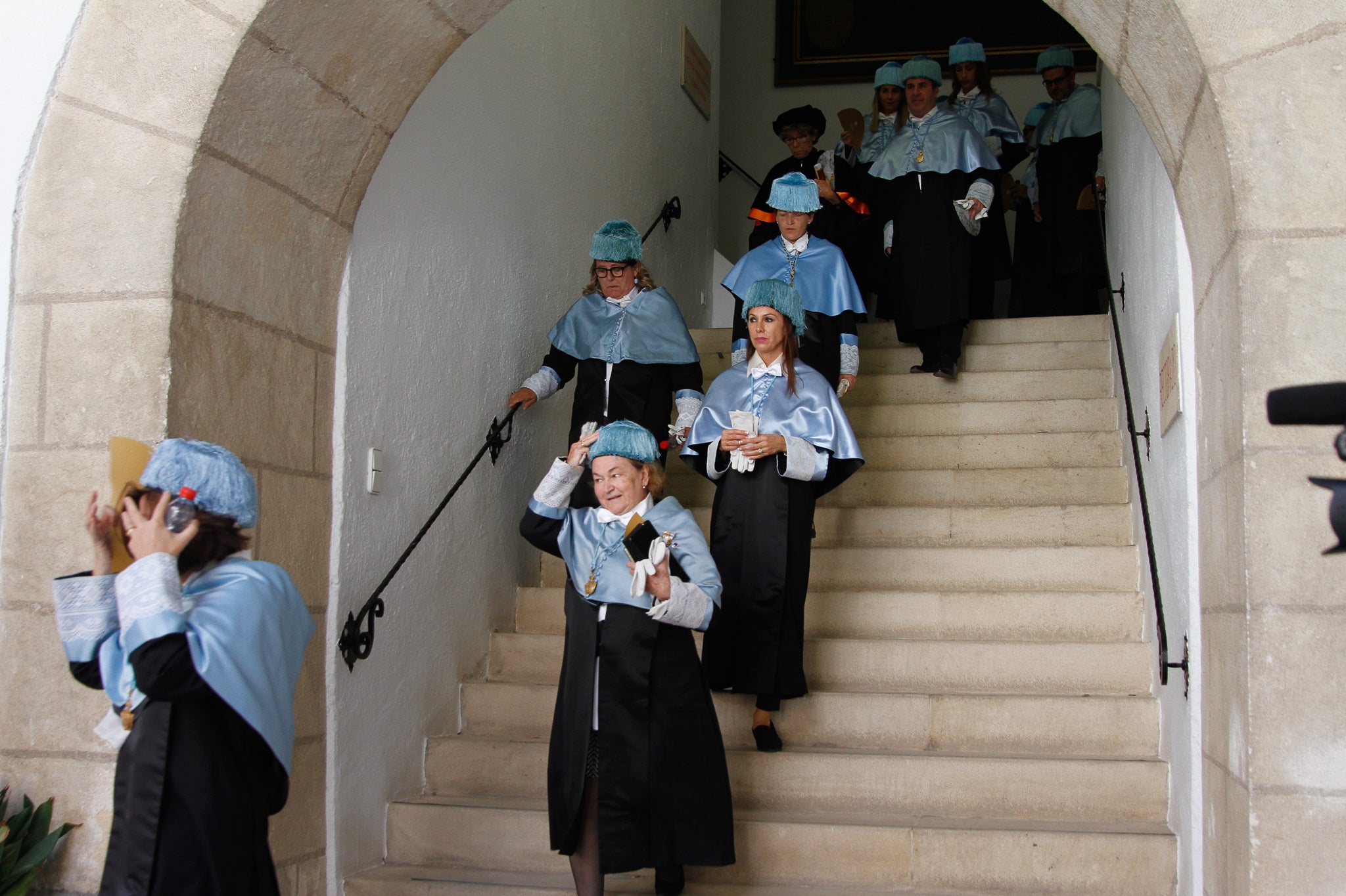 La rectora Pilar Aranda preside su última apertura de curso y recibe una emotiva ovación.