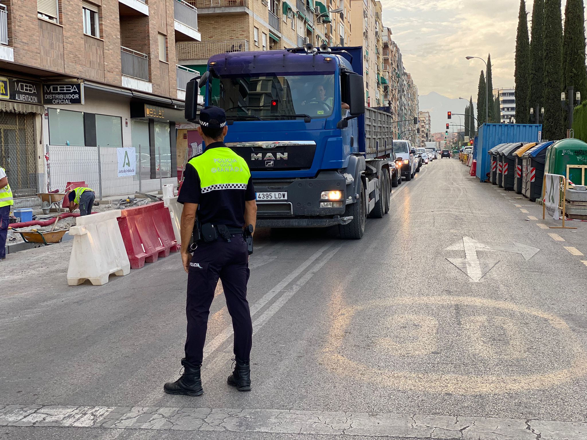 Casi 80.000 alumnos de Granada comienzan hoy las clases con una vuelta al cole tranquila