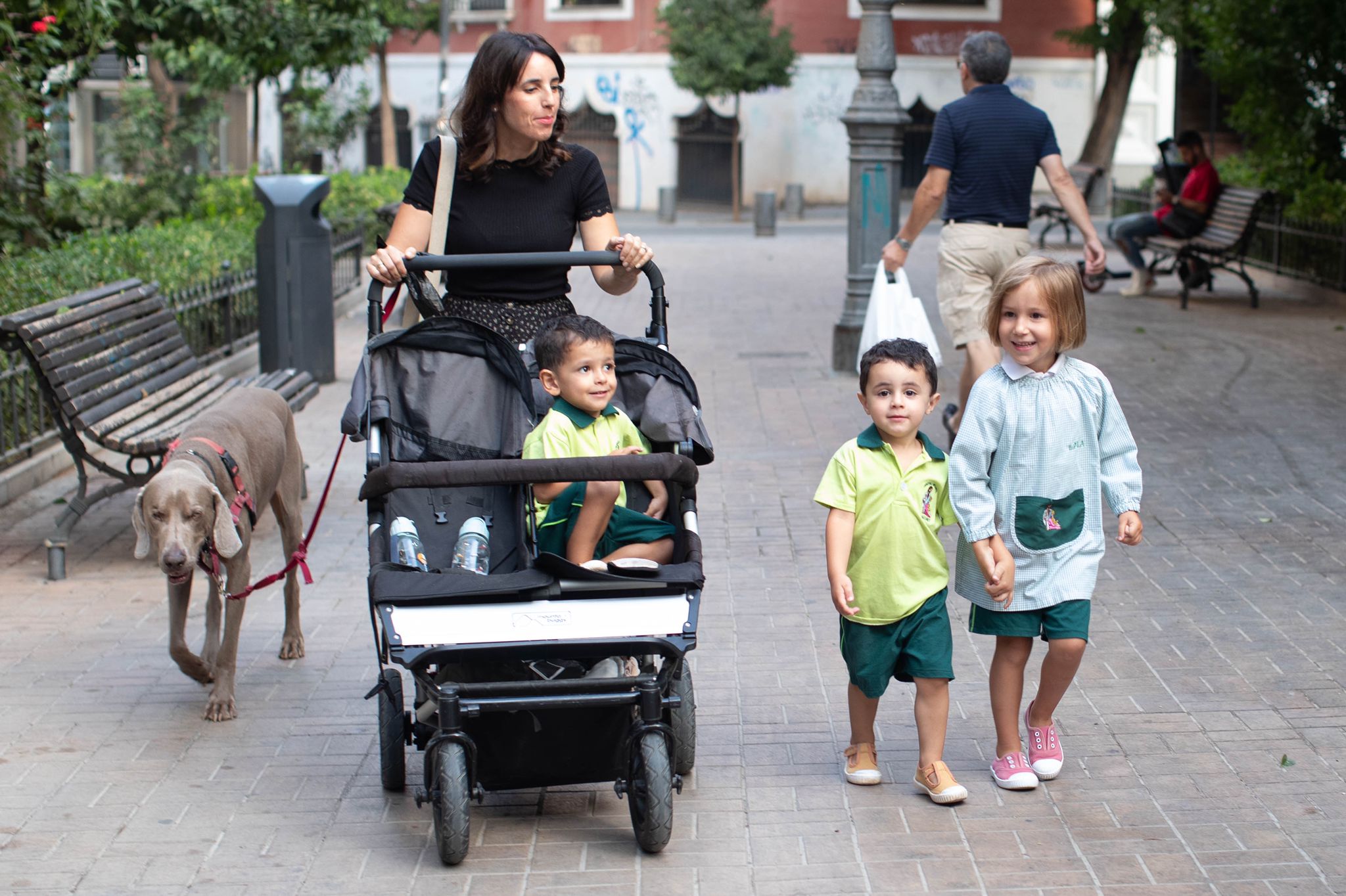 Casi 80.000 alumnos de Granada comienzan hoy las clases con una vuelta al cole tranquila
