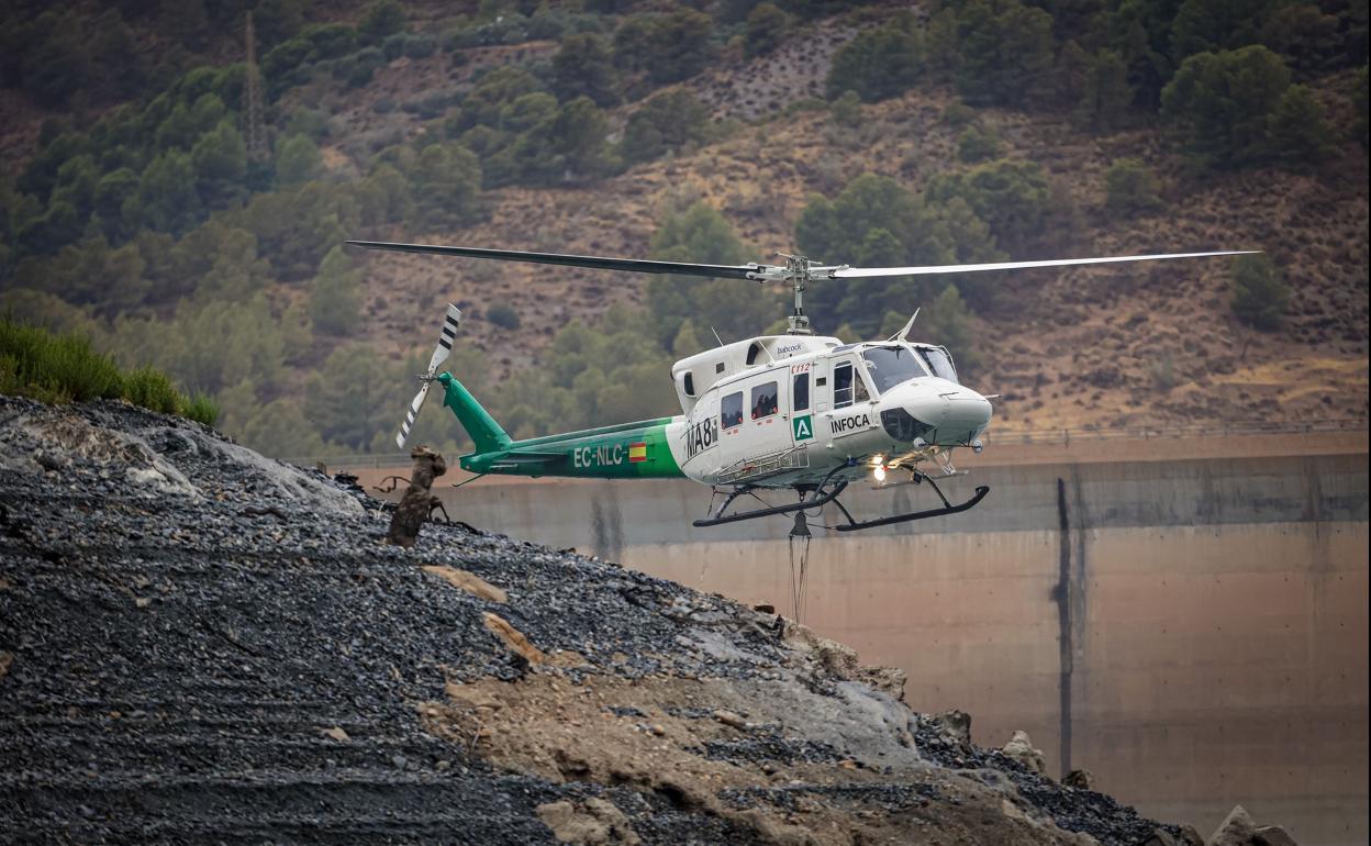 Helicóptero en Los Guájares.
