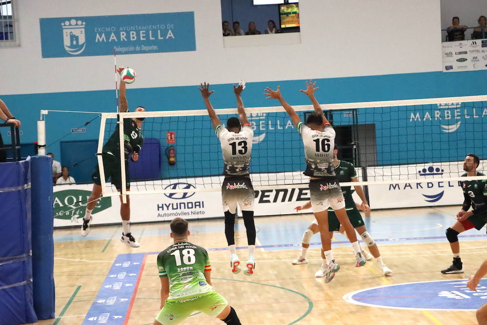 Las mejores imágenes de la final de la Copa de Andalucía de voleibol