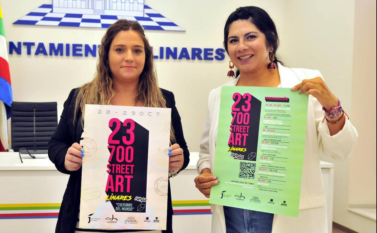 Paqui Díez y Ana Karina Cruz presentan los carteles del festival. 