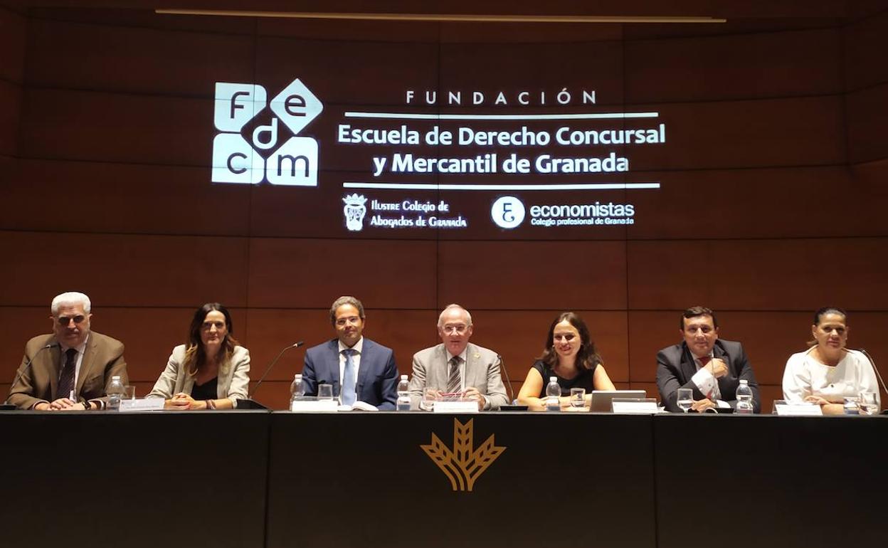 Acto de la Escuela de Derecho Concursal y Mercantil de Granada presidido por Don Miguel Romero.