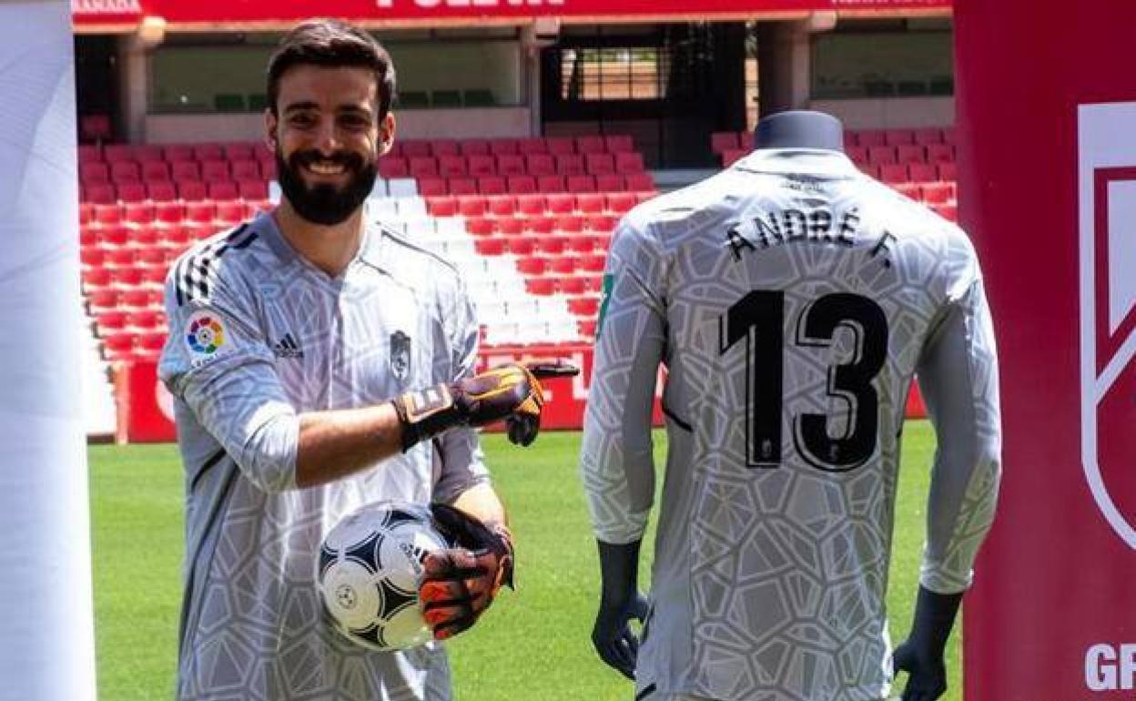 André Ferreira, en su presentación. 