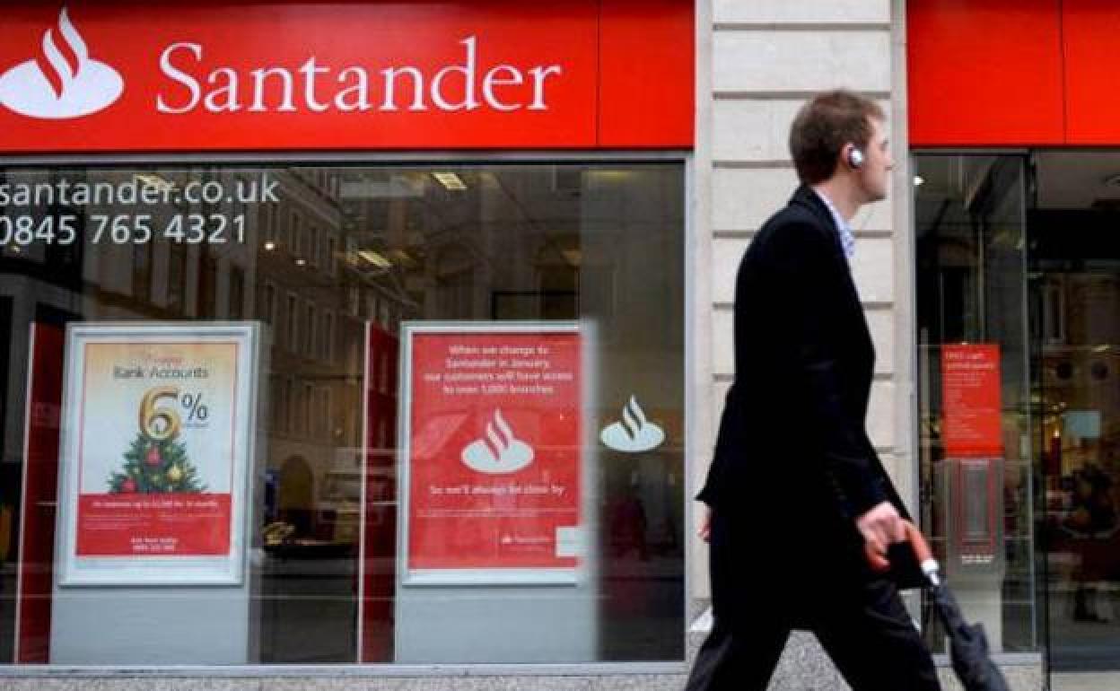 Los usuarios del Banco Santander reciben la alerta por una estafa.