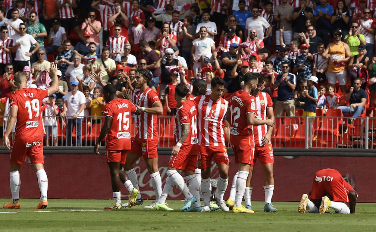 La valiente apuesta de Rubi tuvo su fruto con una primera parte brillante. 