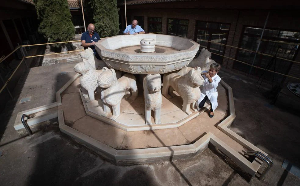 Trabajos de mantenimiento de la Fuente de los Leones que hay en el patio del módulo uno de Nuevos Museos. 