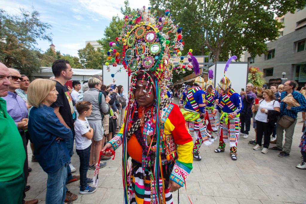 El alcalde Paco Cuenca ha sido el encargado de tremolar el pendón de Castilla por primera vez en 20 años