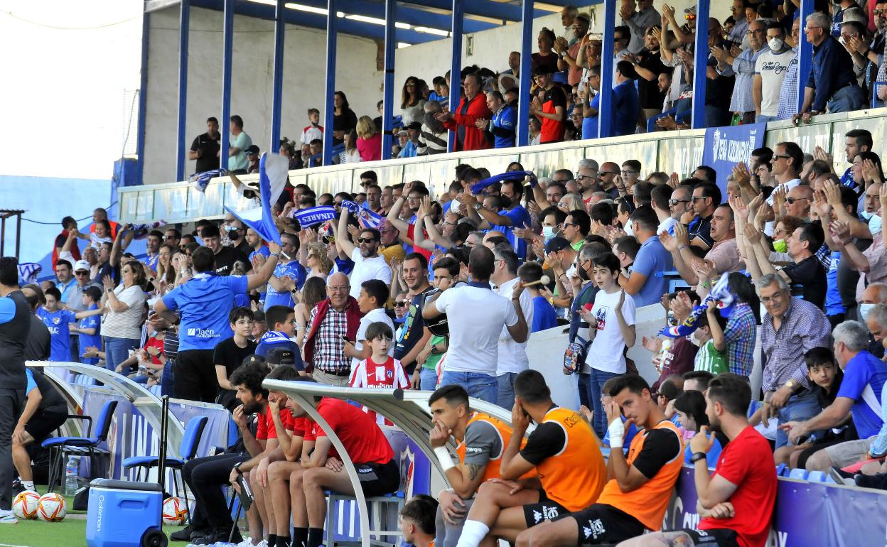El club apuesta por una gran tribuna nueva, que implicaría comerle espacio al campo anexo. 