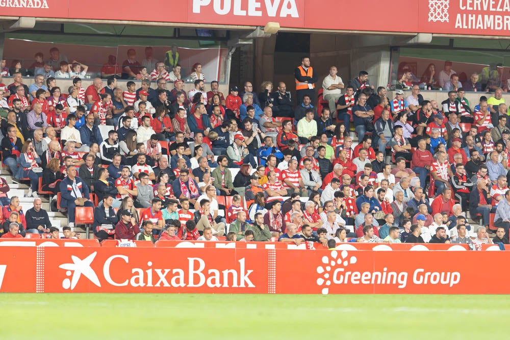 Fotos: Granada-Sporting: encuétrate en la grada de Los Cármenes