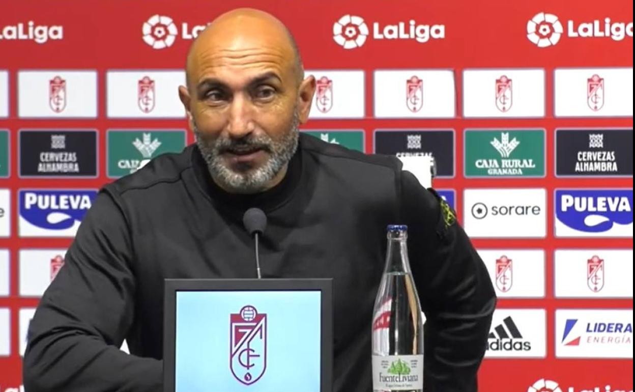 Abelardo, en la rueda de prensa de Los Cármenes. 