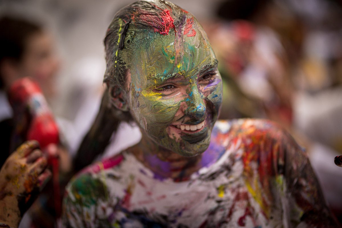 Alumnos de la Facultad de Medicina celebran la tradicional fiesta de octubre