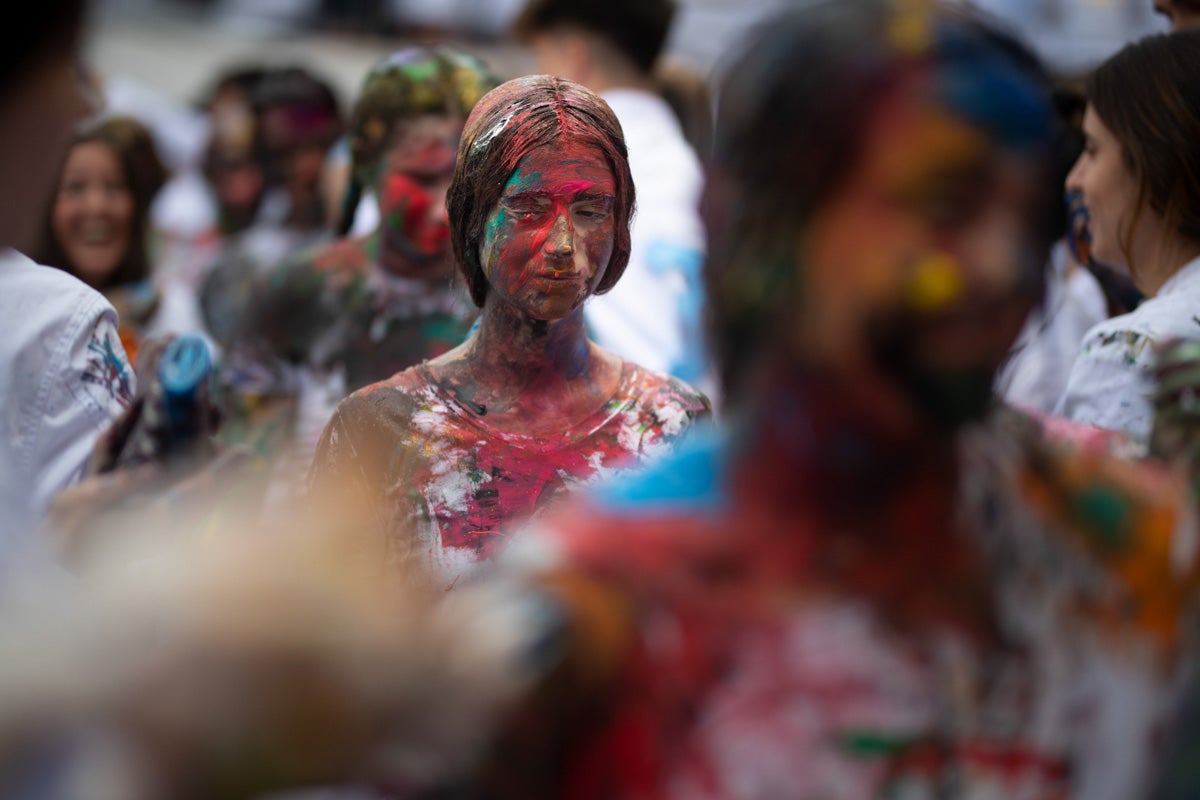 Alumnos de la Facultad de Medicina celebran la tradicional fiesta de octubre