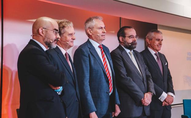 Carlos Núñez, presidente ejecutivo de PRISA Media; Ignacio Ybarra, presidente del Grupo Vocento; Alfonso Bullón de Mendoza, presidente-editor del Grupo El Debate; y Asís Martín de Cabiedes, presidente ejecutivo de Europa Press.