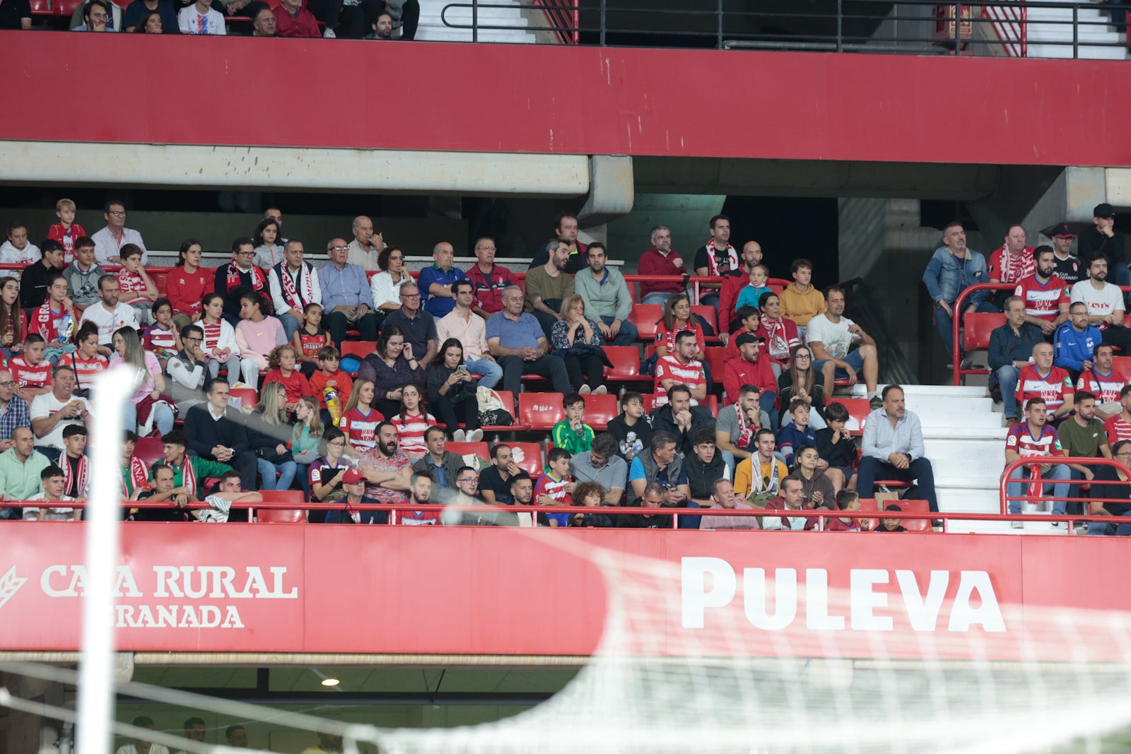 Fotos: Encuéntrate en la grada del Nuevo Los Cármenes en el Granada-Zaragoza