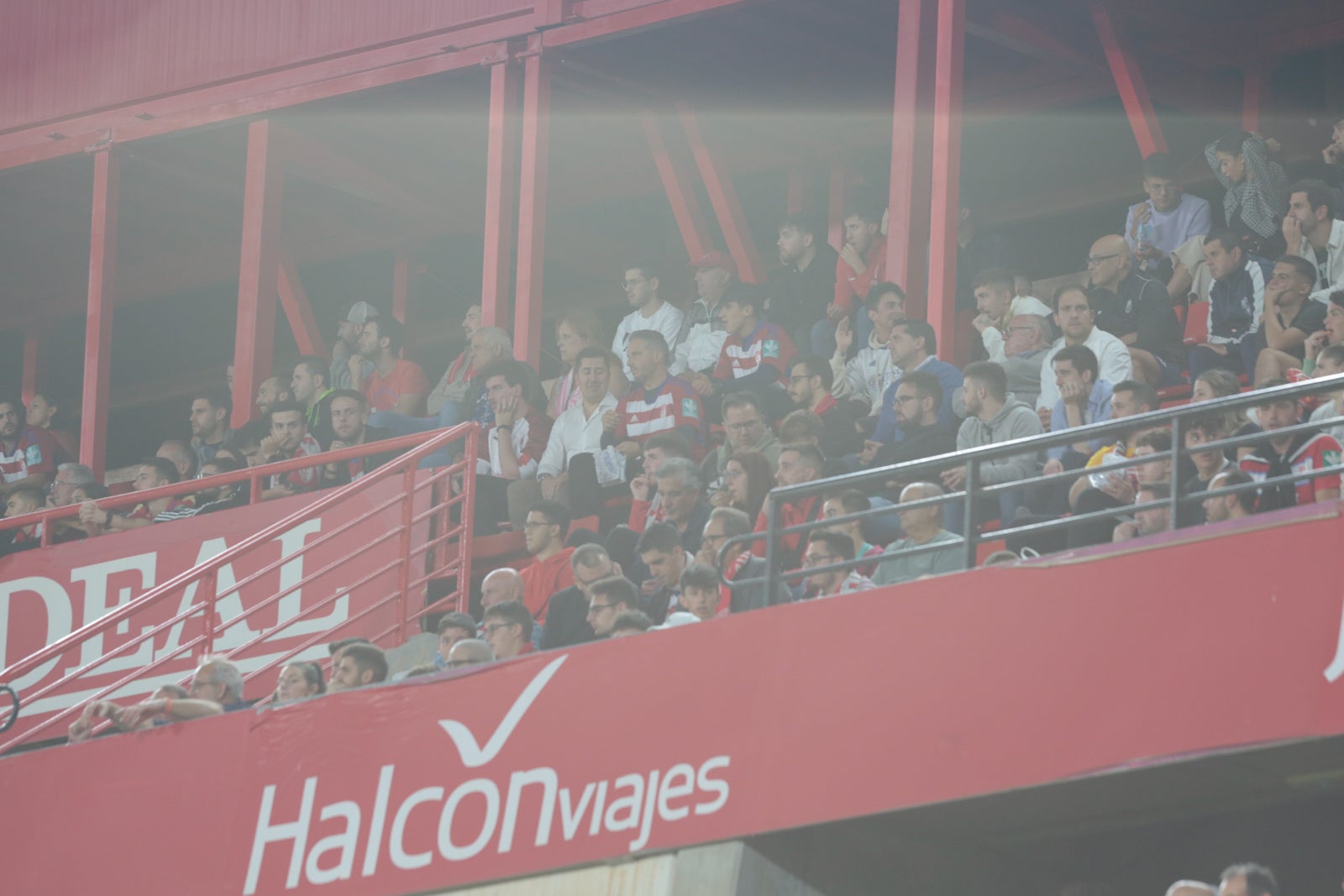 Fotos: Encuéntrate en la grada del Nuevo Los Cármenes en el Granada-Zaragoza