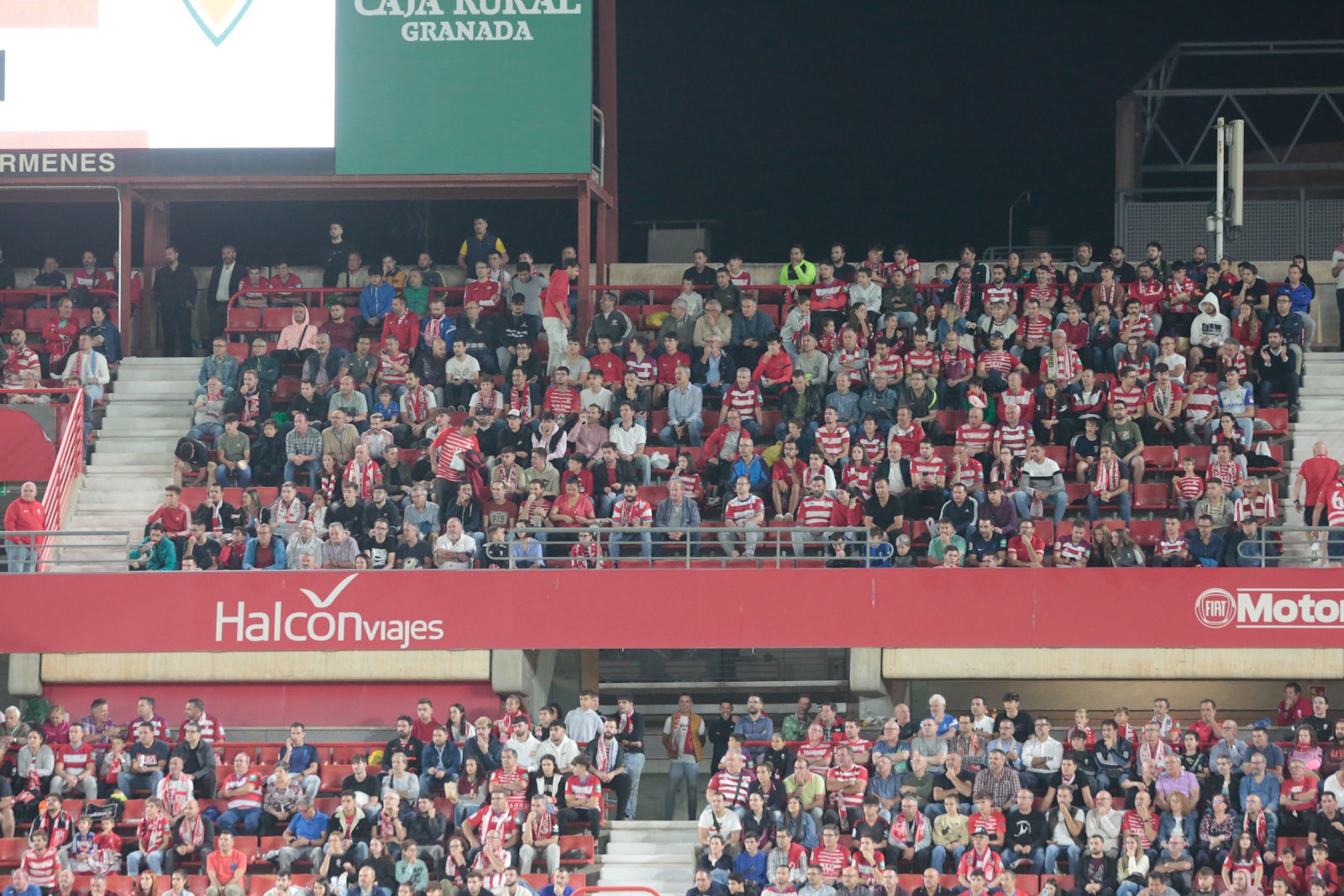 Fotos: Encuéntrate en la grada del Nuevo Los Cármenes en el Granada-Zaragoza