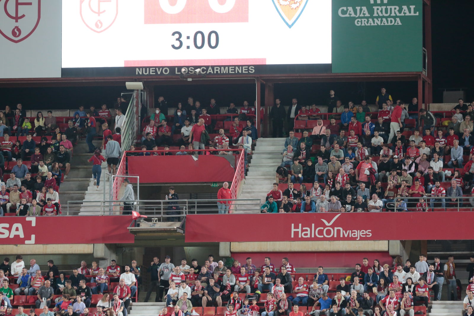 Fotos: Encuéntrate en la grada del Nuevo Los Cármenes en el Granada-Zaragoza