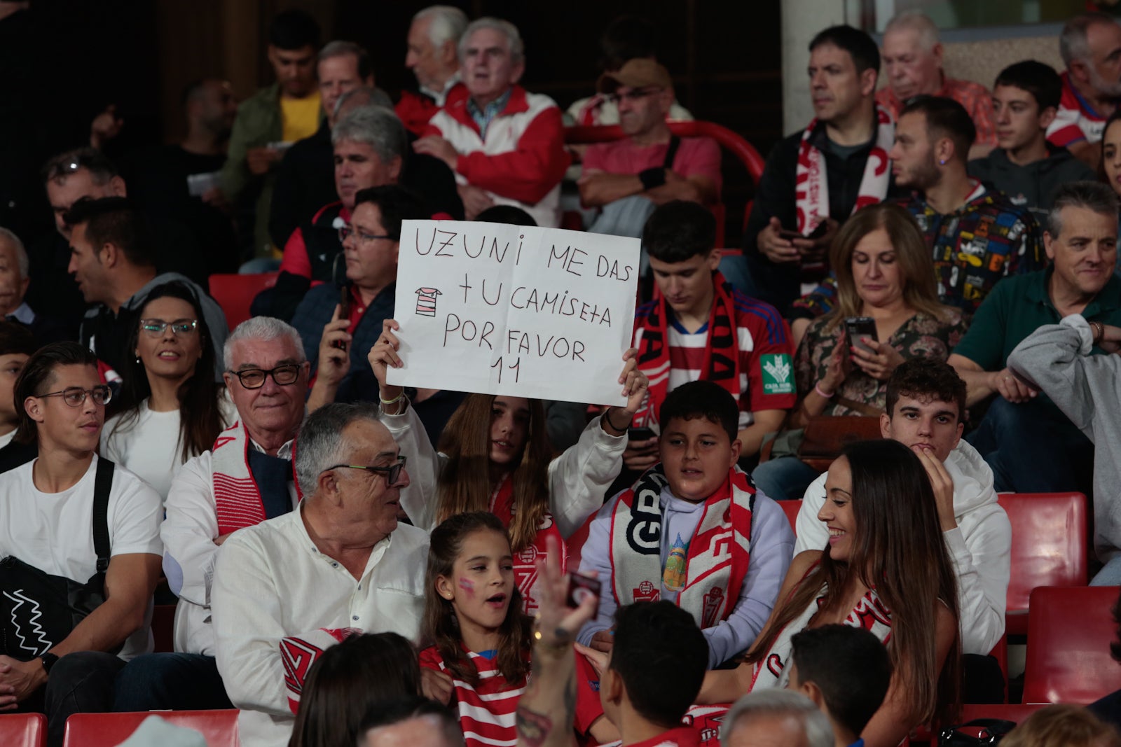 Fotos: Encuéntrate en la grada del Nuevo Los Cármenes en el Granada-Zaragoza