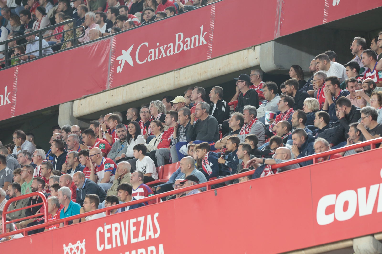 Fotos: Encuéntrate en la grada del Nuevo Los Cármenes en el Granada-Zaragoza