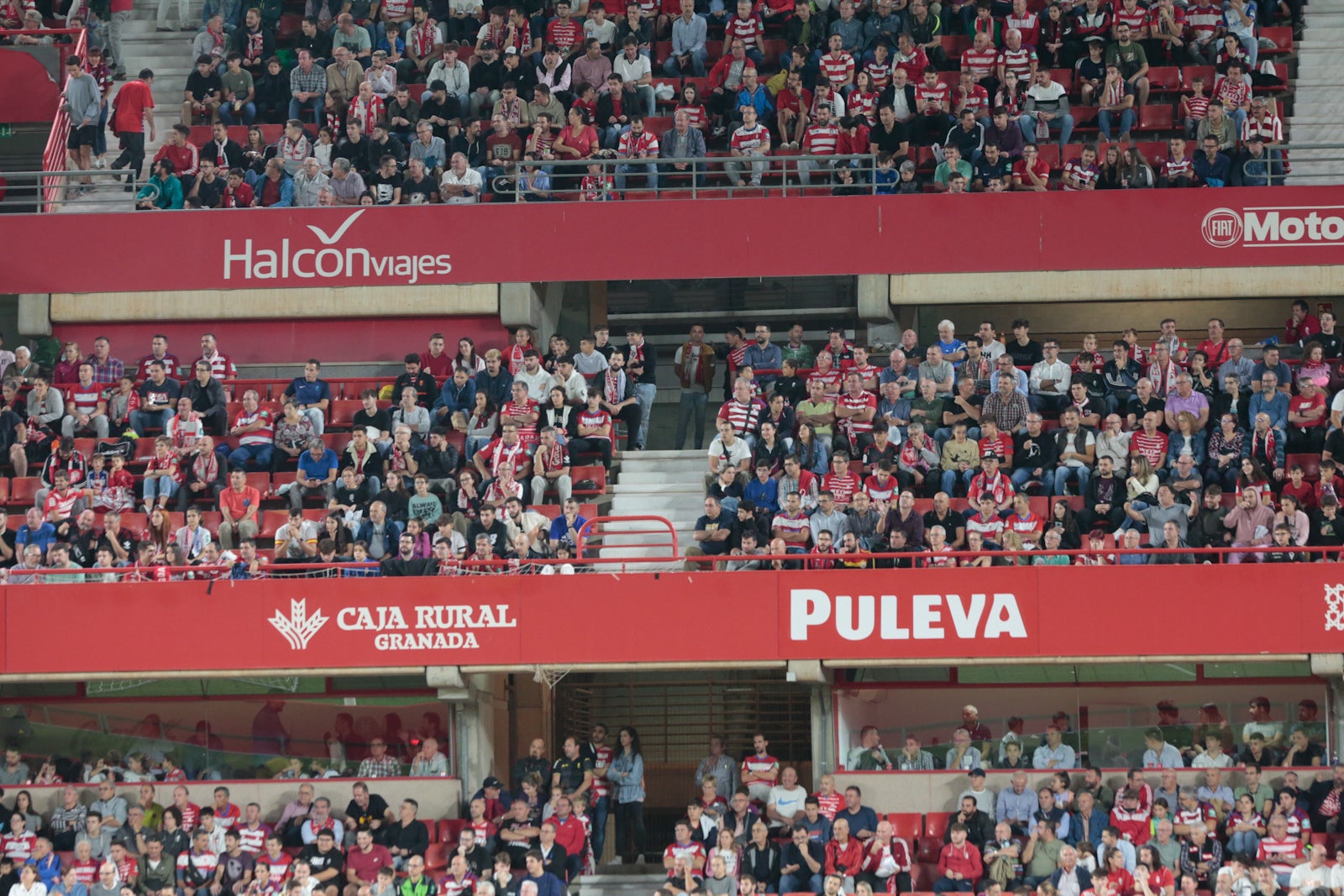 Fotos: Encuéntrate en la grada del Nuevo Los Cármenes en el Granada-Zaragoza