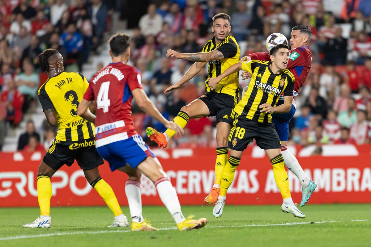 Fotos: Las mejores imágenes del Granada-Zaragoza