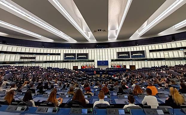 Vista general de todos los participantes en el hemiciclo europeo. 