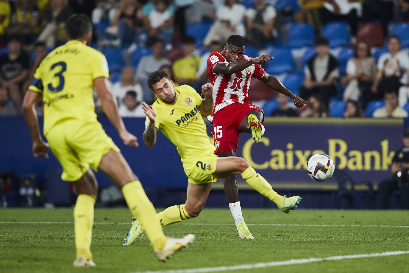 Momento del duelo disputado en el estadio de La Cerámica.