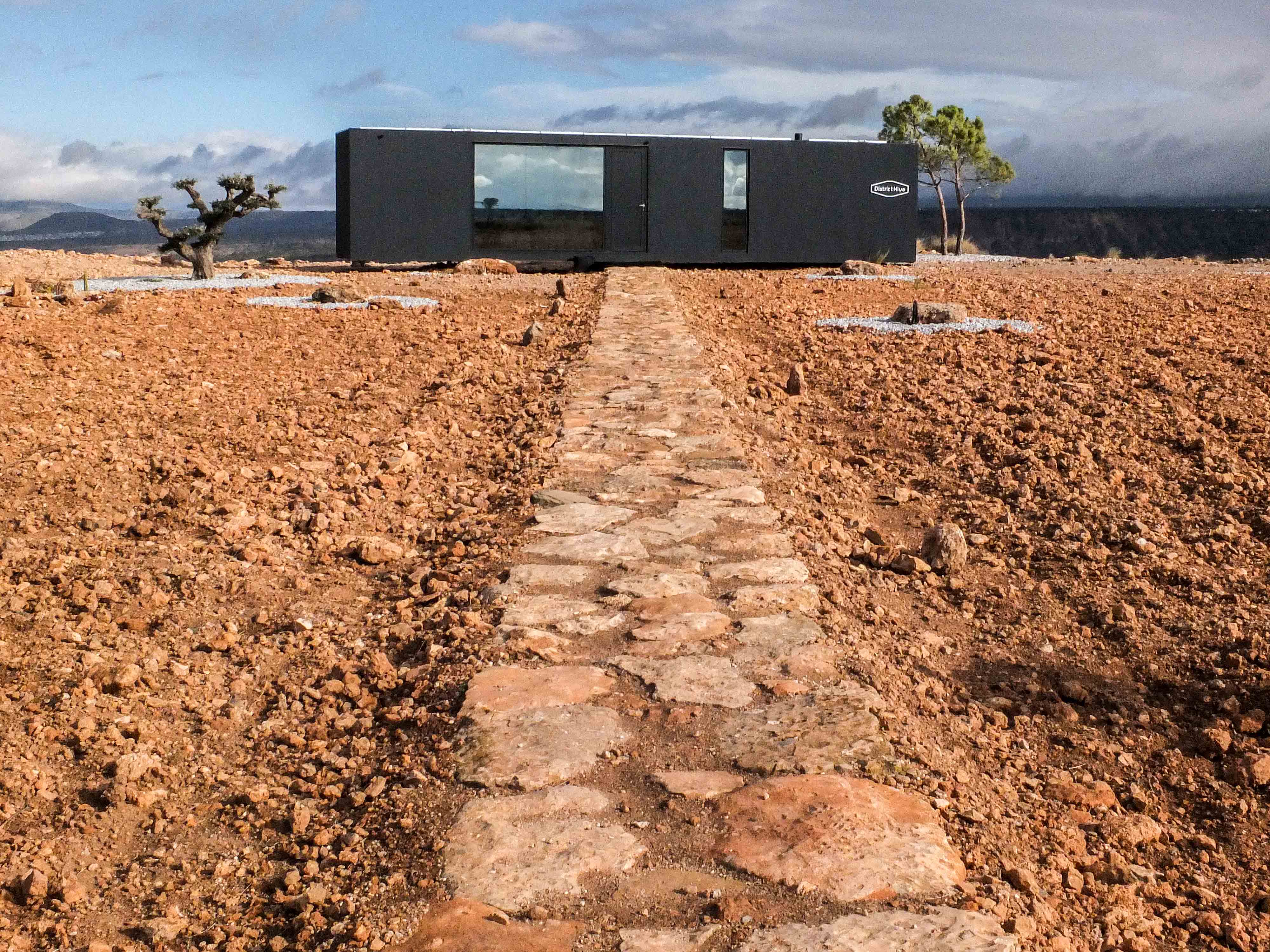 Situado en el puntal de Bácor, la instalación tiene capacidad para cuatro personas y se trata de un alojamiento totalmente autosuficiente