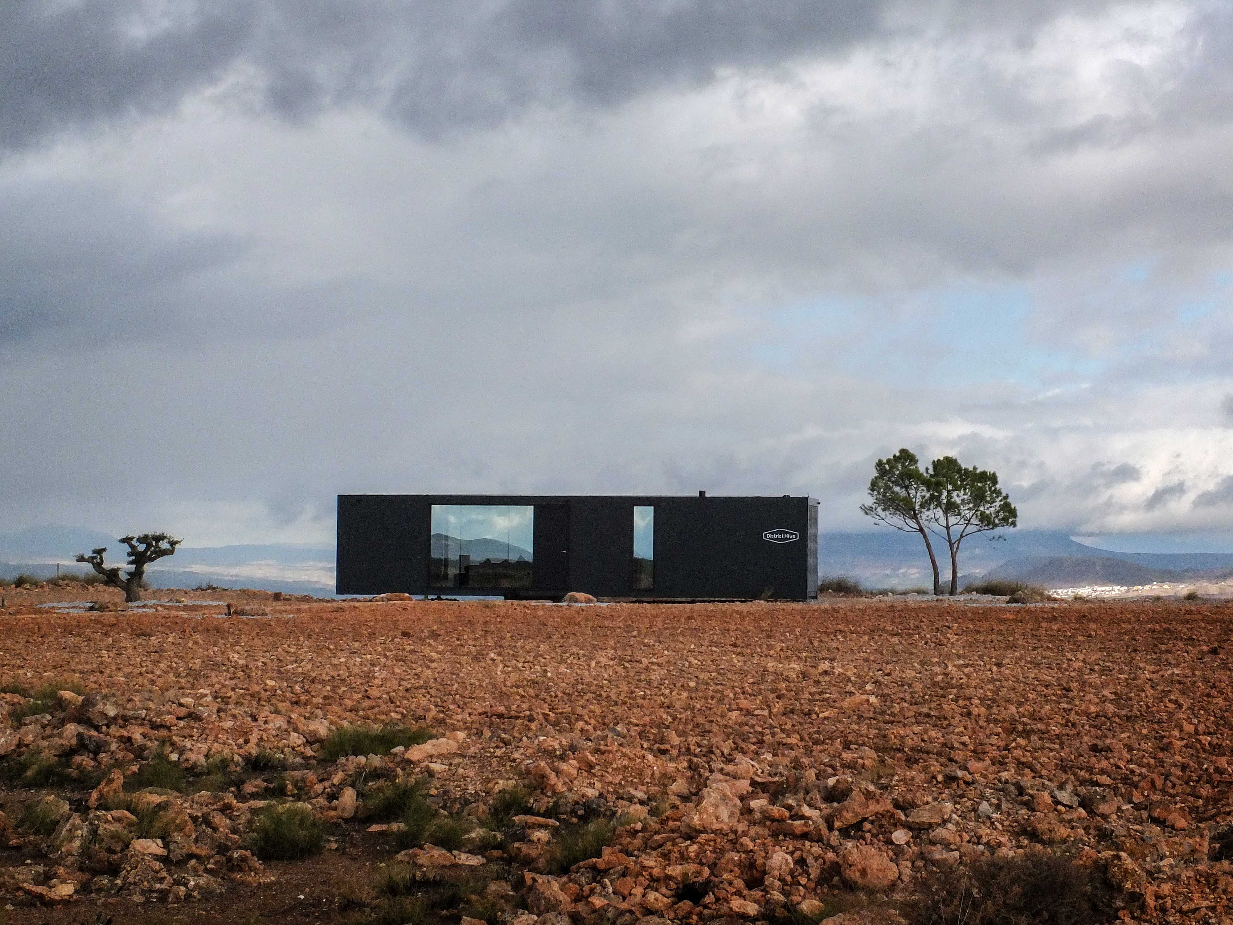 Situado en el puntal de Bácor, la instalación tiene capacidad para cuatro personas y se trata de un alojamiento totalmente autosuficiente