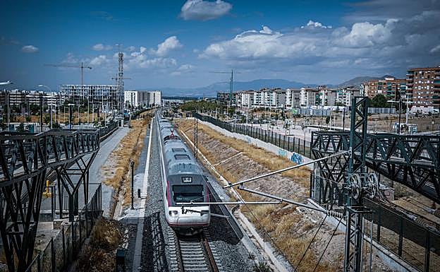 Trenes llenos en Granada e incertidumbre por la huelga este fin de semana