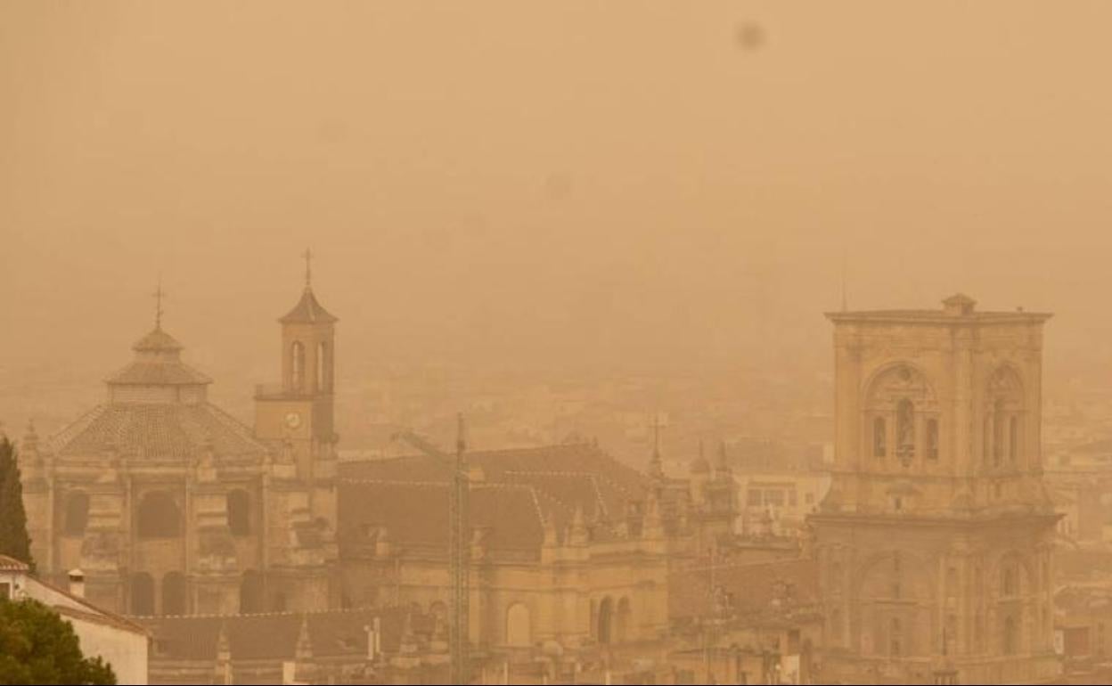 La calima persiste en Andalucía: ¿cuándo desaparecerá el polvo del Sáhara en suspensión?