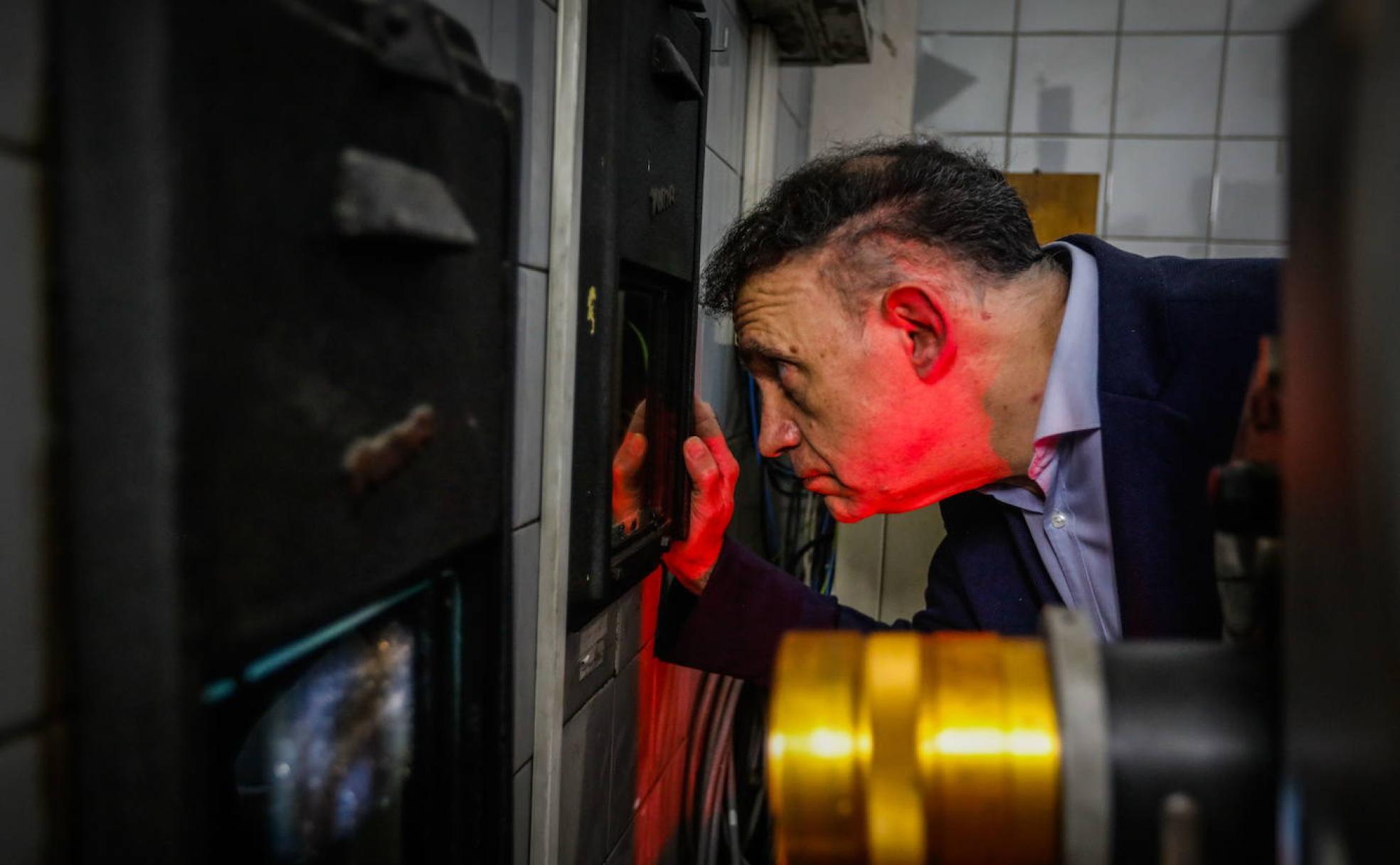 Juan Torrres-Molina, en la sala de proyecciones del Madrigal. 