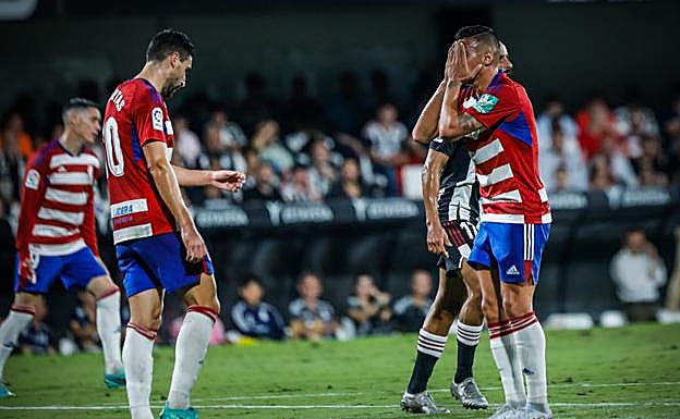 Uzuni se lamenta por una oportunidad perdida. 