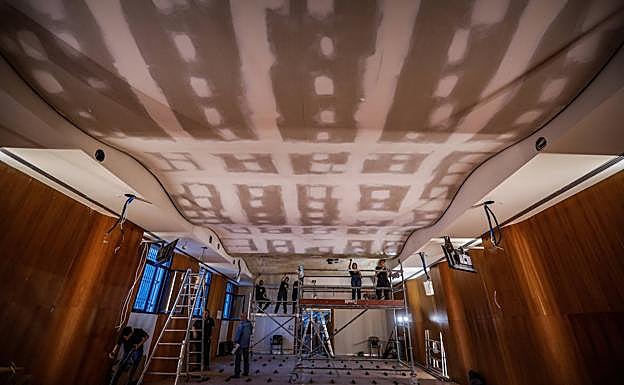 Espacio donde se está instalando el mural. 