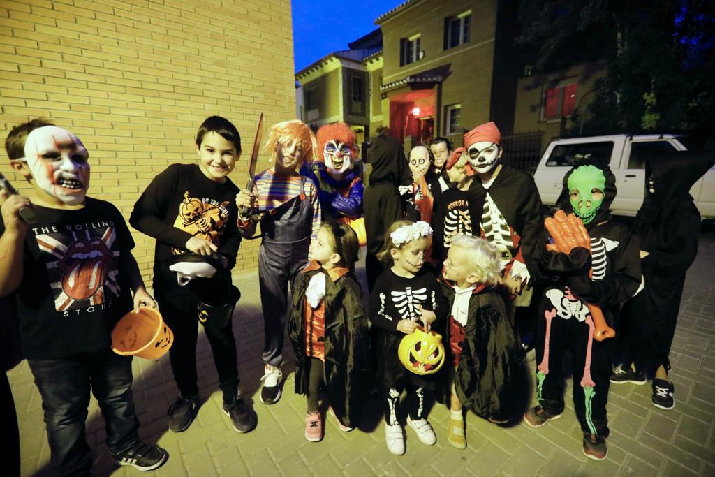 Los disfraces, a cual más terrorífico y sin distinción de edad.