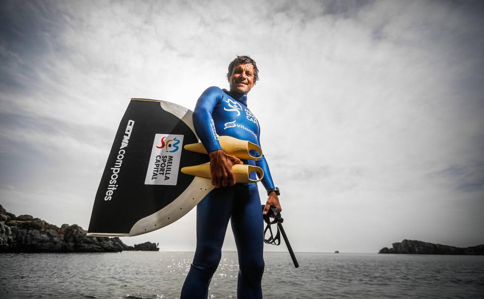 Davide Carrera posa para IDEAL en Marina del Este. 