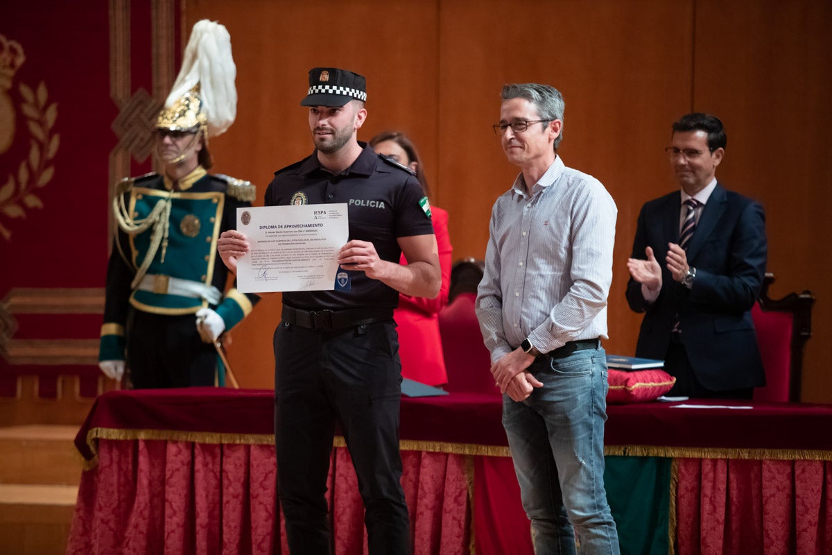 El Cuerpo celebra en la capital el día de su patrón, el Ángel Custodio