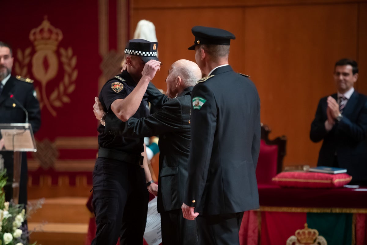 El Cuerpo celebra en la capital el día de su patrón, el Ángel Custodio