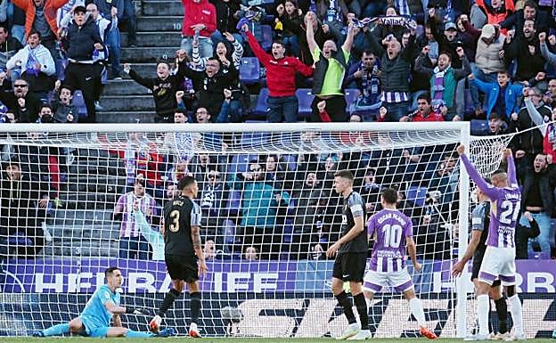 El Valladolid hunde aún más al Elche