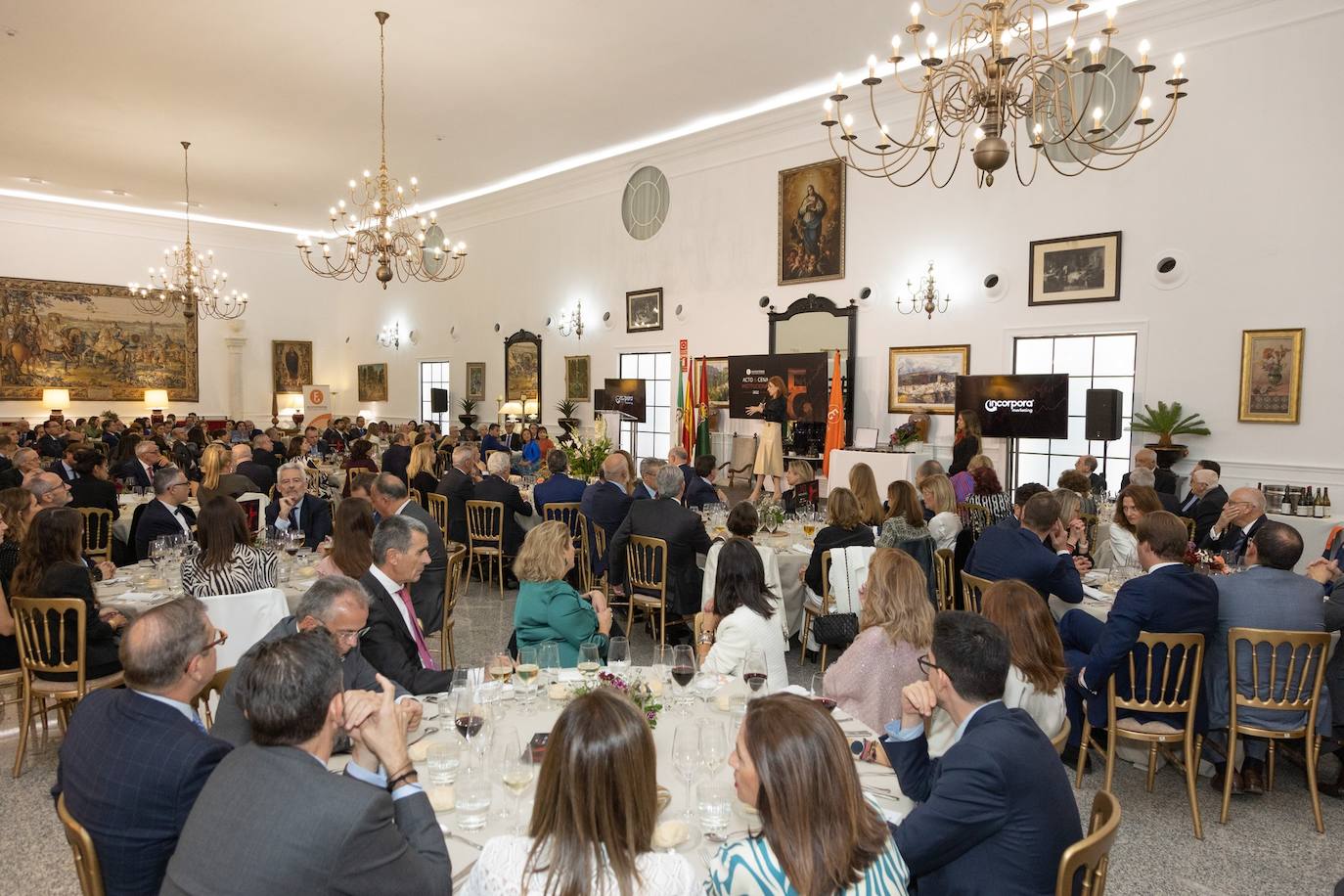 Las mejores fotografías del acto y cena institucional del Ilustre Colegio Profesional de Economistas.