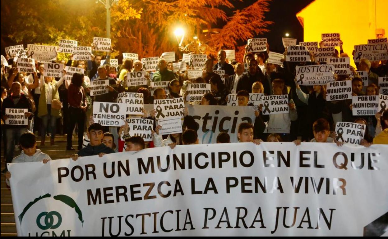 Un momento de la protesta en recuerdo de Juan Castro.