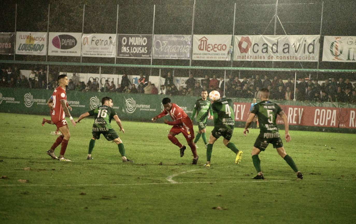Fotos: Las imágenes del desastre del Almeria ante el Arenteiro
