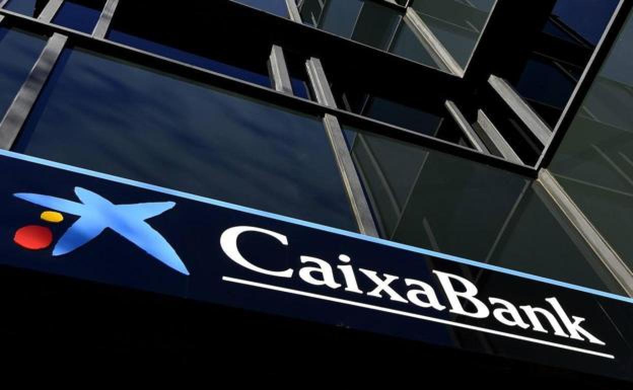 Este es el día en el que CaixaBank empezará a cobrar nuevas comisiones.