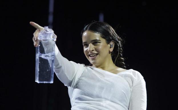 La cantante catalana Rosalía actuando en su 'Motomami Tour' en Sevilla.