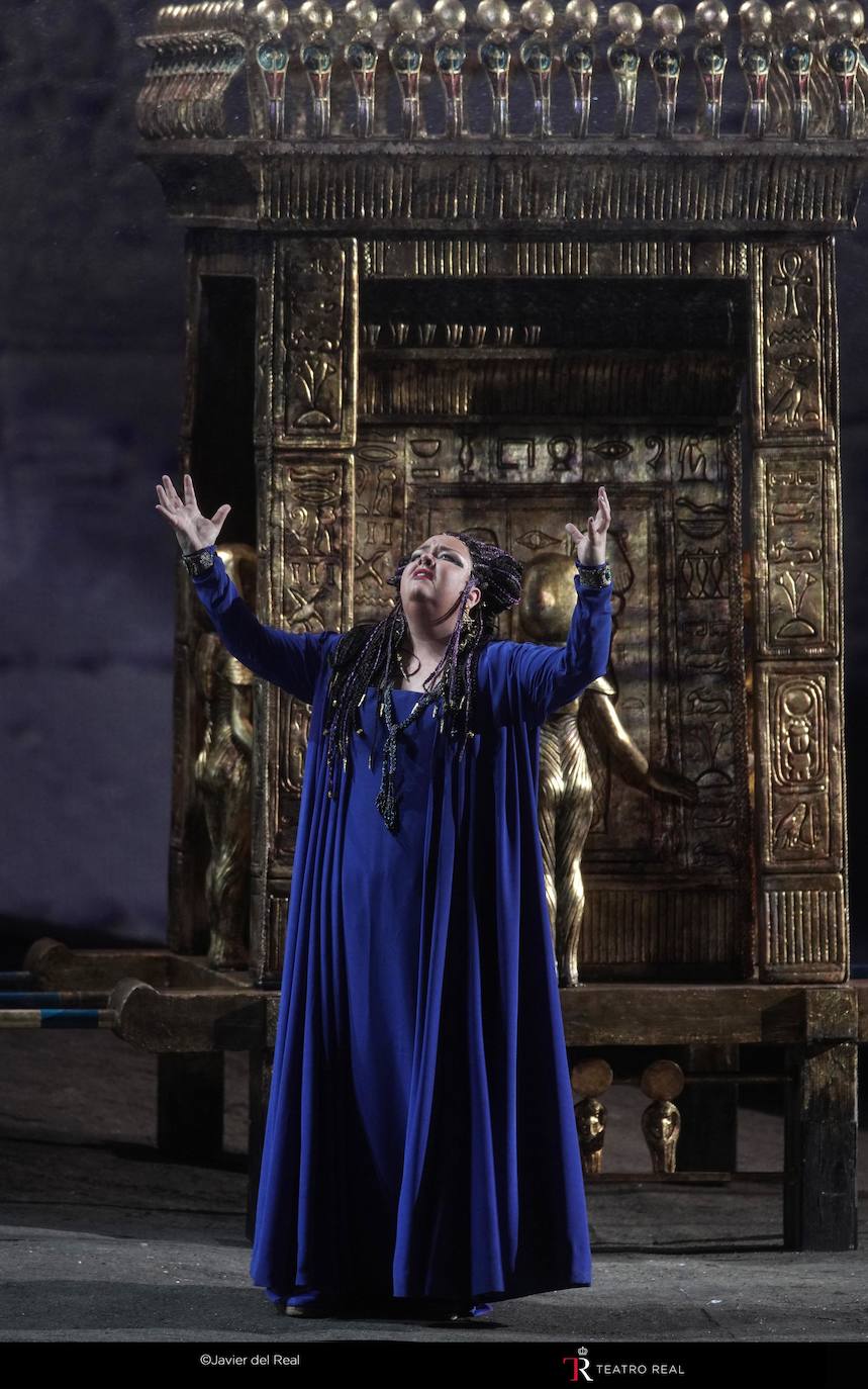 Escenas de 'Aída' en el Teatro Real